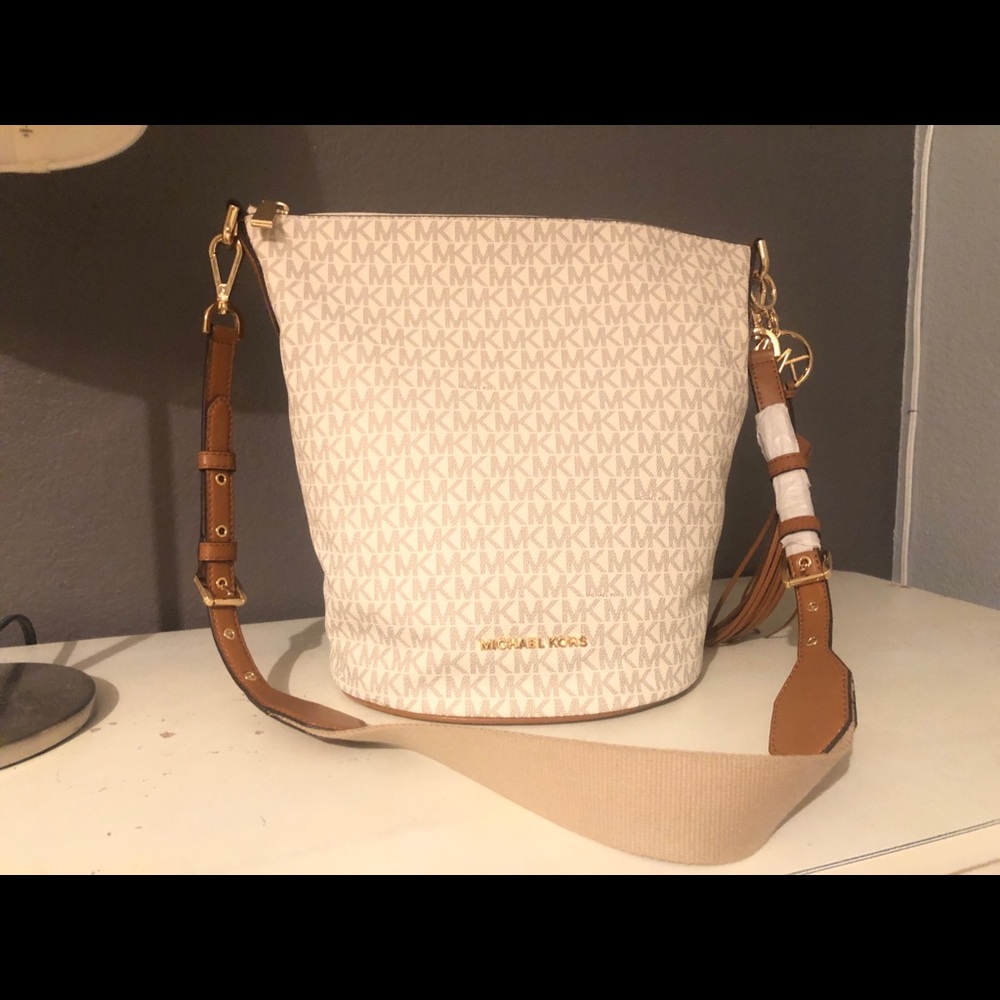 Michael Kors Brooke Signature Crossbody Tote